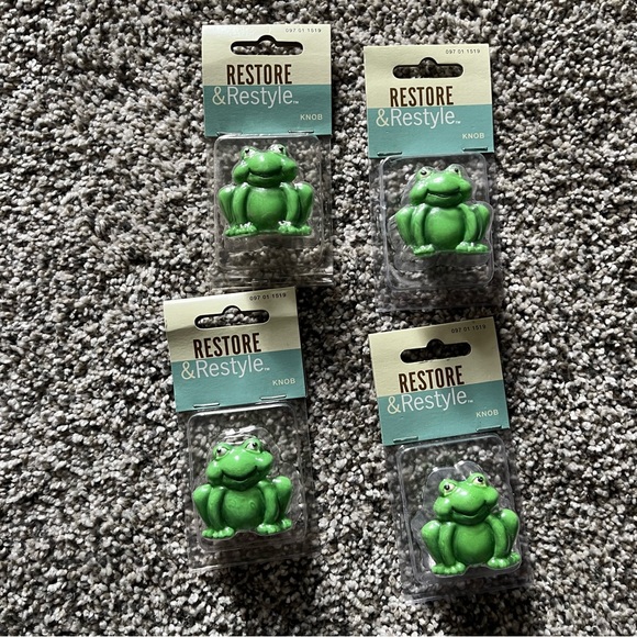 Frog Knobs - Picture 1 of 3